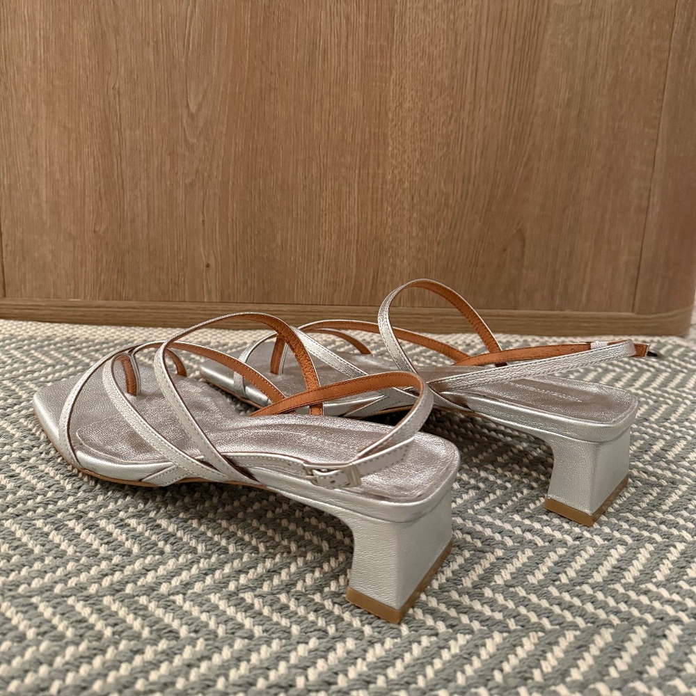 Intentionally Blank Pup Sandals Size 39 - Picture 10 of 13